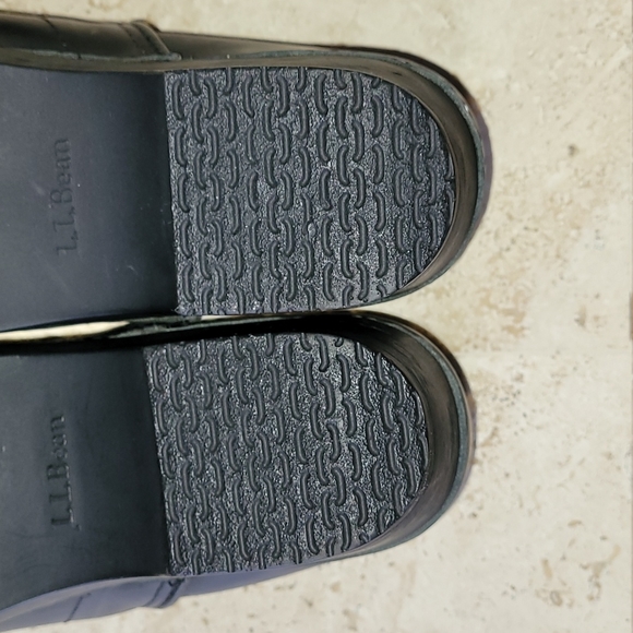 L.L.BEAN professional black leather slip in clogs. Size 9.0/9.5 - Picture 13 of 15